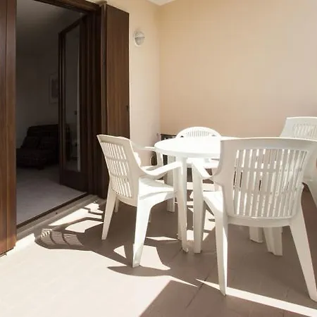 Aparthotel Lia
