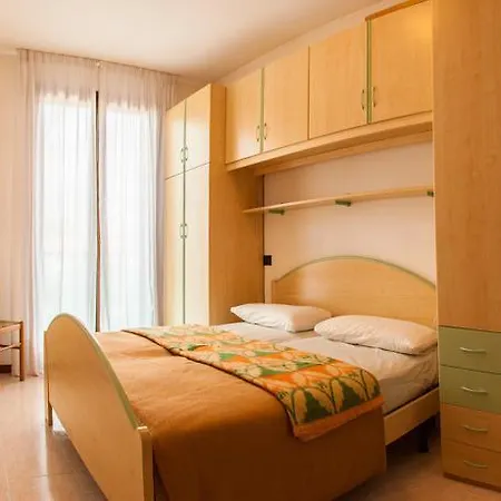 Aparthotel Lia